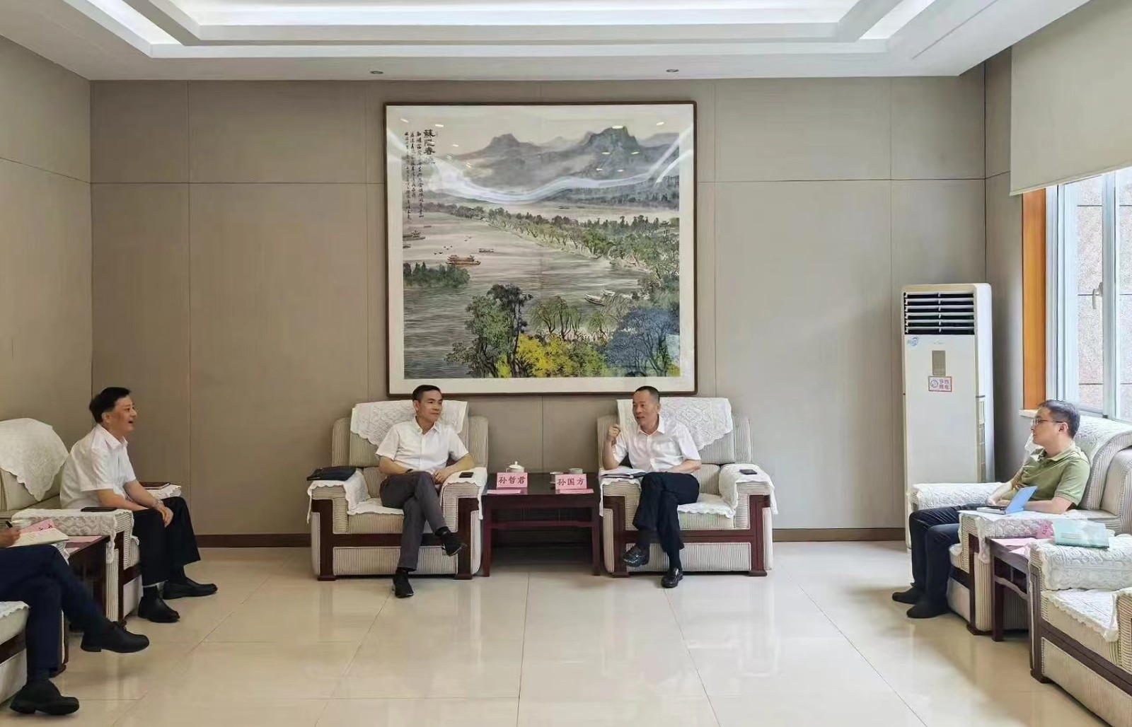 1727571335435891.jpg 1727571335435891.jpg