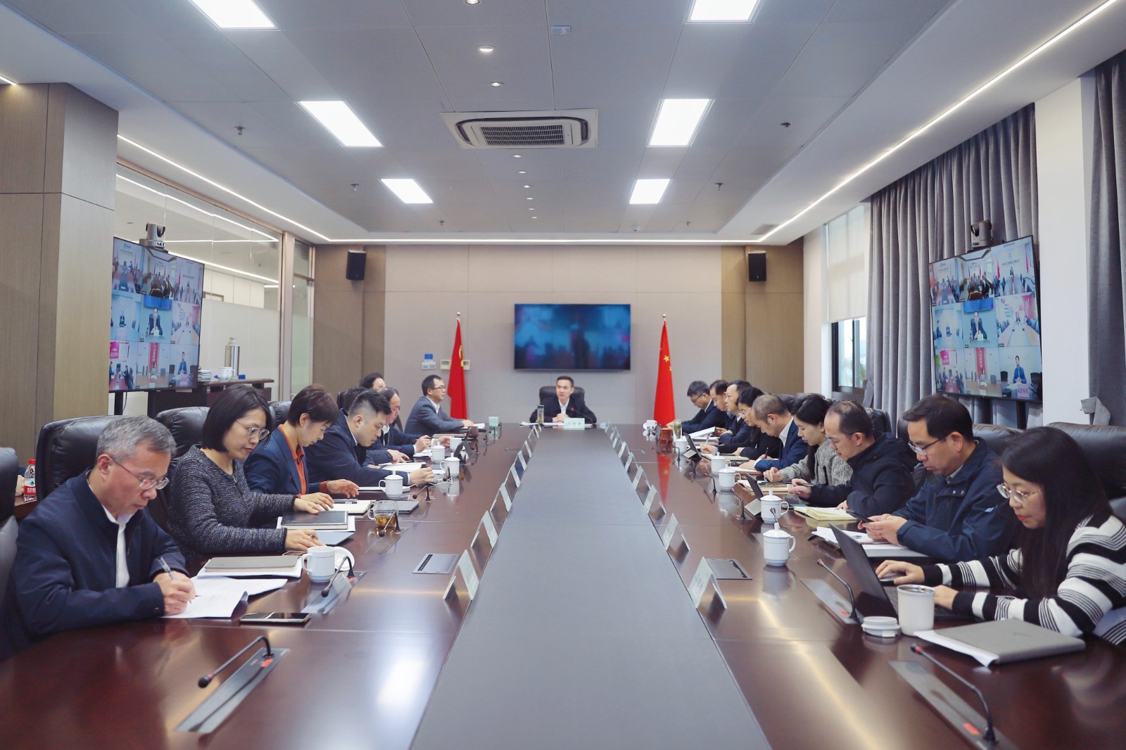 1732018289137582.jpg 務虛會照片.jpg