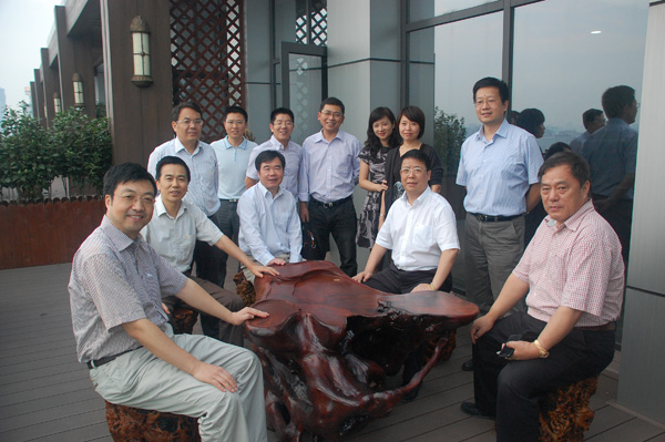 省國資委副主任戴震華、桑均堯蒞臨我司指導工作