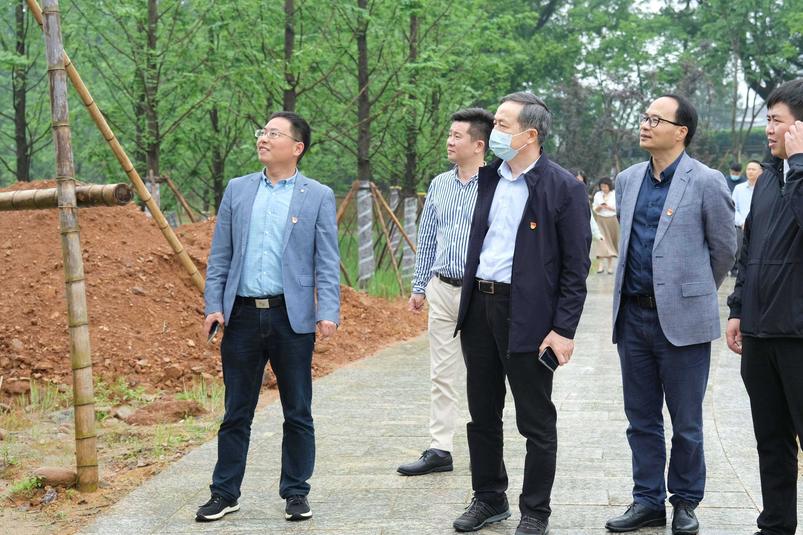 虞岳明一行考察“綻放靈山江”和南雁景區(qū)項目