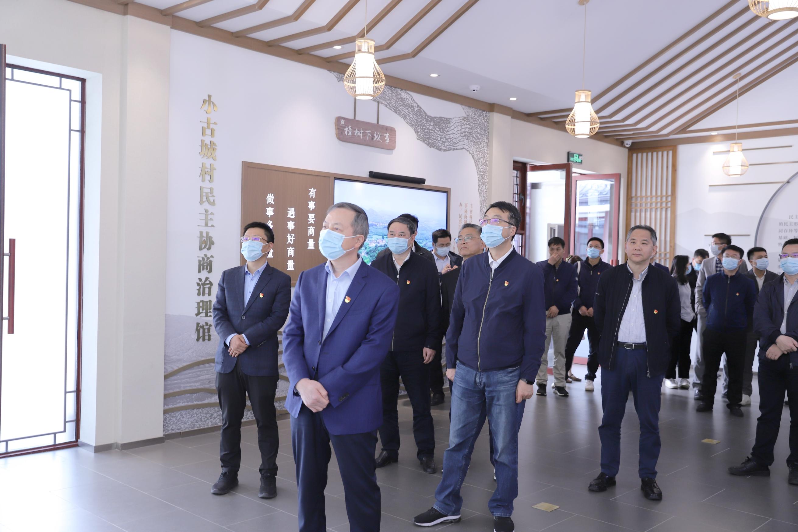 追尋領(lǐng)袖足跡 增強奮進(jìn)動力 省二輕集團(tuán)開展“循足跡 學(xué)思想 促踐行”主題教育現(xiàn)場學(xué)習(xí)活動